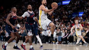 stephen-curry’s-li-ning-deal-worth-$400-million-—-and-he-turned-down-a-bigger-offer