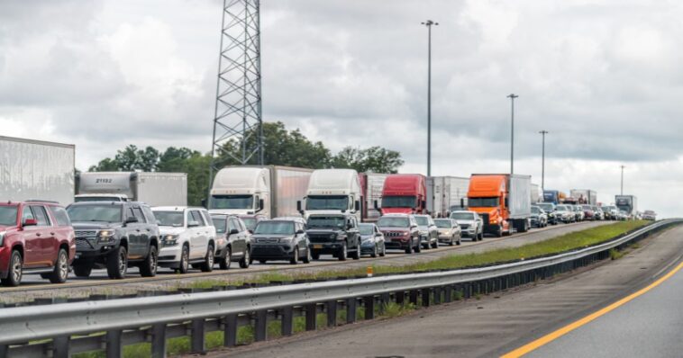 bus-driver-in-i-95-disaster-couldn’t-speak-english-and-had-prior-run-in-with-police:-report
