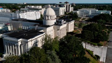 supreme-court-greenlights-alabama’s-gop-friendly-redistricting-effort-after-granting-emergency-appeal