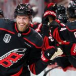 carolina-hurricanes-not-wasting-any-time,-score-on-first-shot-of-stanley-cup-final