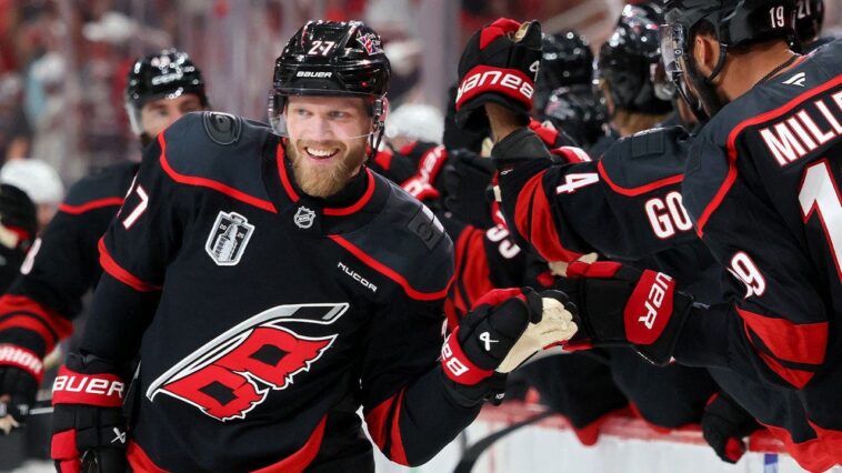 carolina-hurricanes-not-wasting-any-time,-score-on-first-shot-of-stanley-cup-final