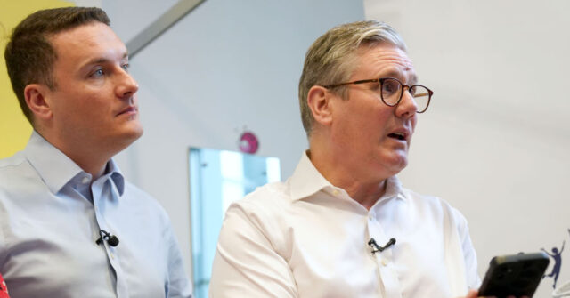 prime-minister-starmer’s-phone-messages-self-destruct,-leaving-gaps-in-mandelson-documents-dump