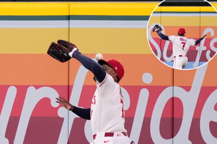 ball-bounces-off-of-jo-adell’s-head-and-over-wall-for-home-run-in-wild-scene