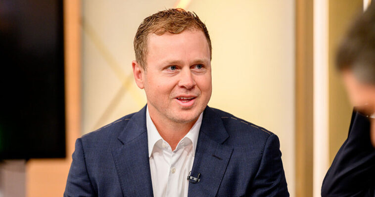 breaking:-spencer-pratt-projected-to-advance-to-runoff-against-karen-bass-in-la-mayoral-race