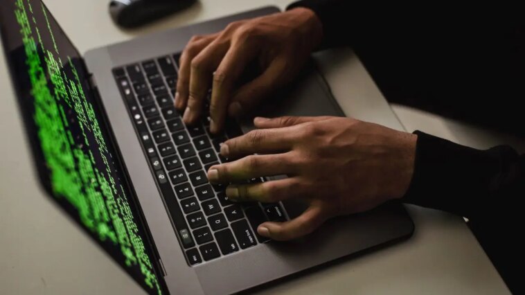 dark-web-monitoring:-does-it-put-your-data-at-risk?