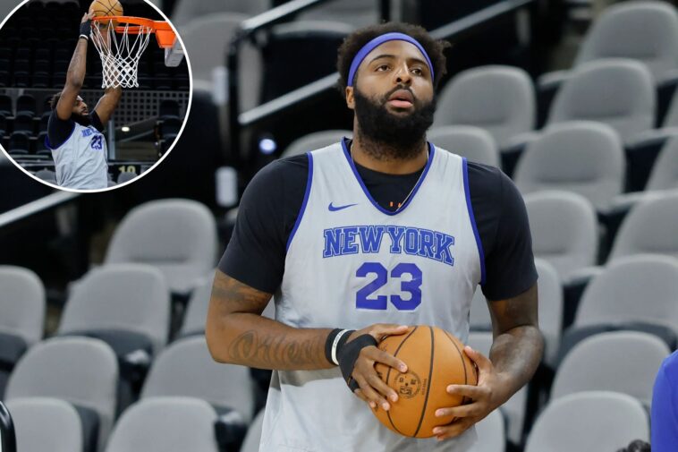 mitchell-robinson-set-to-play-in-game-1-of-nba-finals-for-knicks-after-breaking-hand