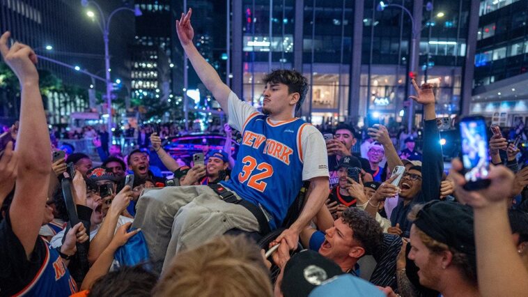 nypd-lifts-ban-on-knicks-watch-parties-outside-msg-for-game-1-of-nba-finals-after-fans-were-too-rowdy