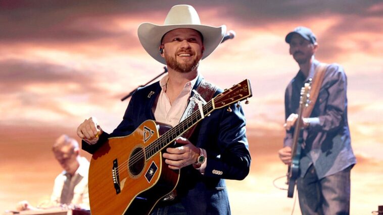 cody-johnson-fires-back-at-critics,-calls-alaska-grizzly-bear-hunt-a-‘conservationist-effort’