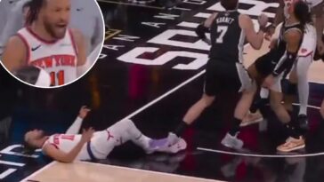 jalen-brunson-explodes-at-ref-scott-foster-after-spurs-player-steps-on-ankle