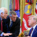 trump-signs-eos-bolstering-customs-enforcement,-federal-workforce-accountability