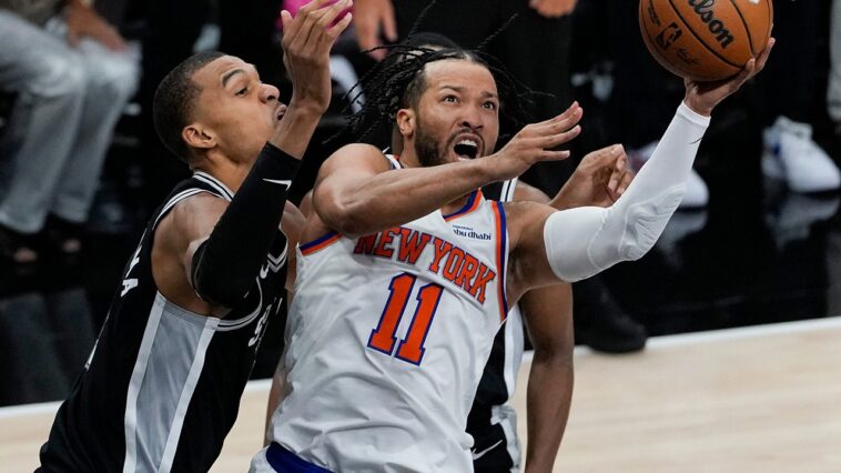 knicks-star-jalen-brunson-has-injury-scare-in-game-1-of-nba-finals