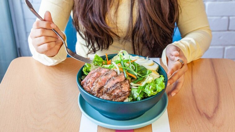 popular-weight-loss-diet-shows-surprising-impact-on-serious-mental-health-condition