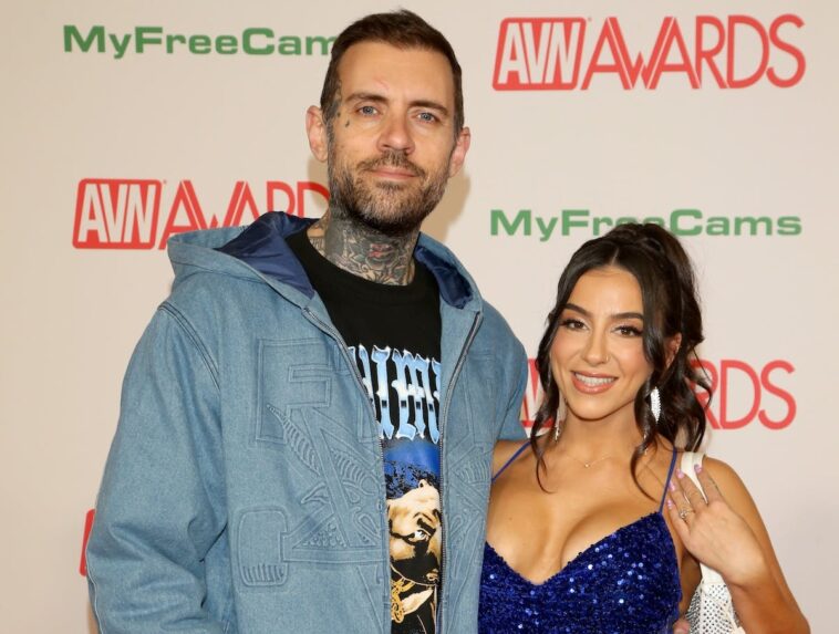 influencer-who-pimped-out-wife-for-onlyfans-bucks-headed-for-divorce