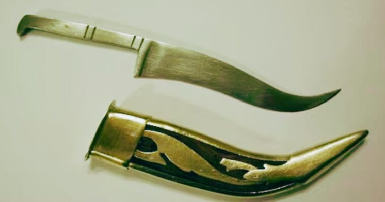 massachusetts-public-school-district-permits-sikh-students-to-carry-knives-while-banning-weapons-for-all-other-students