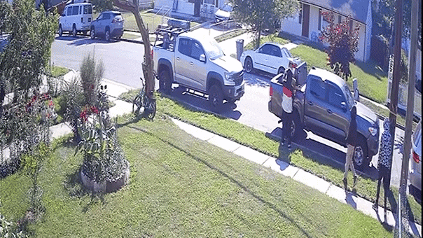 video-shows-marine-veteran-wrestle-armed-teen-to-ground-after-alleged-robbery-attempt