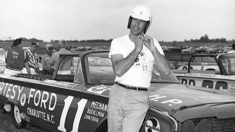 nascar-hall-of-famer-ned-jarrett,-legendary-driver-and-broadcaster,-dies-at-93