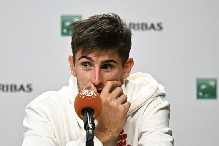 french-open-semifinalist-matteo-arnaldi-forced-to-withdraw-right-before-match