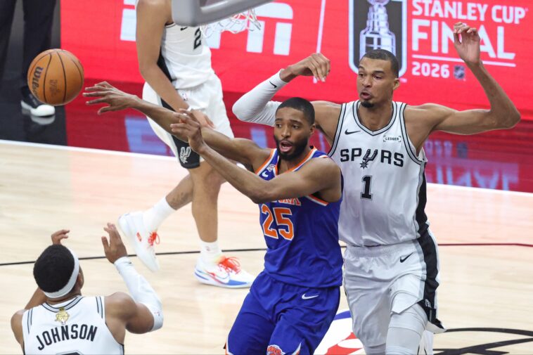 emotional-mikal-bridges-redefined-his-knicks-fate-again-with-bounce-back-game-2