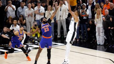 heroes,-zeros-from-knicks’-game-2-nba-finals-win-over-spurs:-victor-wembanyama-chokes-late