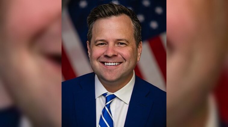 28-pompous-deep-state-hacks-and-former-generals-sign-letter-bashing-bill-pulte-as-dni-–-making-him-even-more-attractive-to-the-average-american