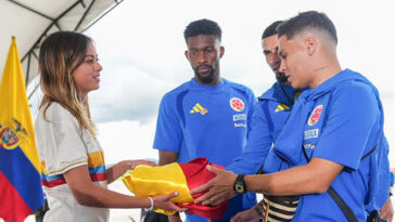 colombian-soccer-team-offers-‘long-faced’-display-in-world-cup-sendoff-with-marxist-president