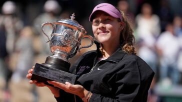 mirra-andreeva,-19,-wins-french-open-to-become-youngest-women’s-singles-champion-since-1992
