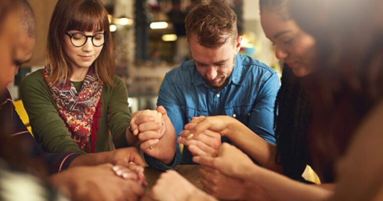 report-shows-christians-aren’t-spreading-the-gospel-with-others