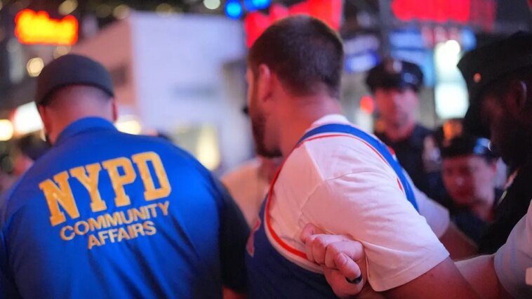numerous-knicks-fans-arrested,-cop-injured-during-game-2-nba-finals-celebration-near-msg