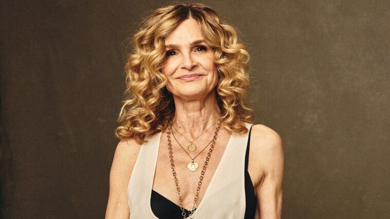 kyra-sedgwick-says-knowing-her-ancestor-signed-the-declaration-of-independence-‘means-a-lot’-to-her