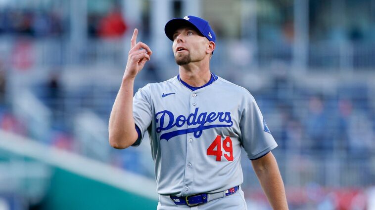 dodgers’-blake-treinen-was-the-only-player-not-wearing-a-pride-hat-during-pride-night,-and-i-support-him