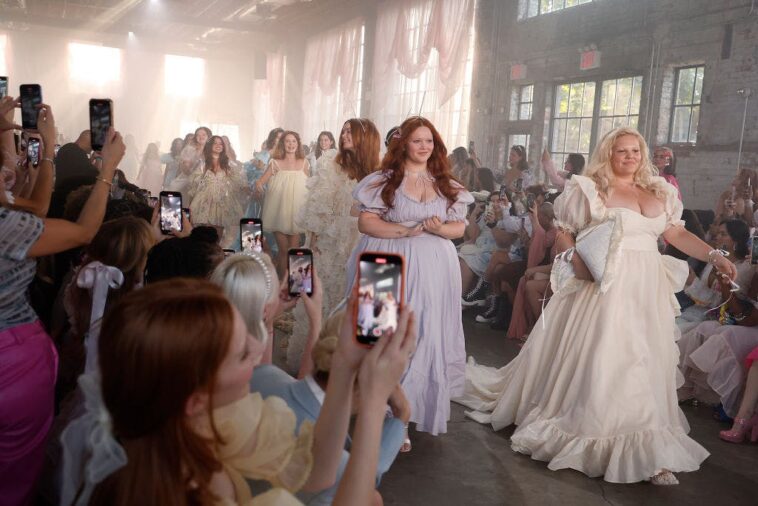 woke-fashion-brand-discovers-its-fans-can’t-handle-the-american-flag