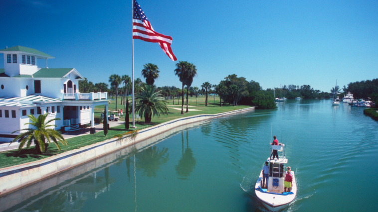 florida-and-texas-are-battling-for-new-residents.-desantis-thinks-he-found-an-advantage