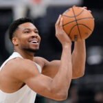 one-team-willing-to-making-giannis-antetokounmpo-trade-‘no-matter-the-risk’-of-contract-uncertainty