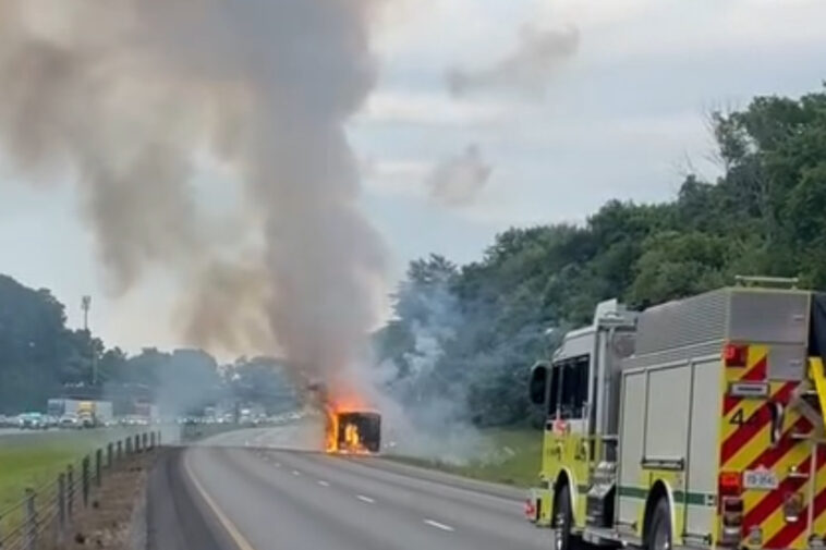 trailer-carrying-fireworks-catches-fire,-explodes-on-tennessee-highway-in-insane-video