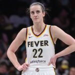 caitlin-clark-avoiding-fever-teammate’s-high-five-attempt-sparks-outrageous-social-media-discourse