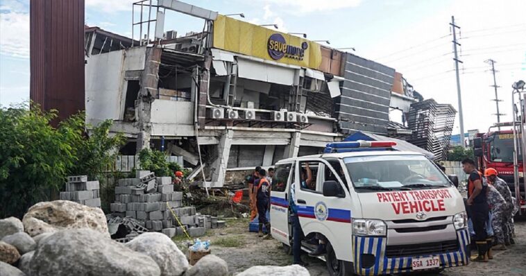 watch:-videos-show-buildings-literally-collapsing-as-gargantuan-7.8-earthquake-hits-philippines