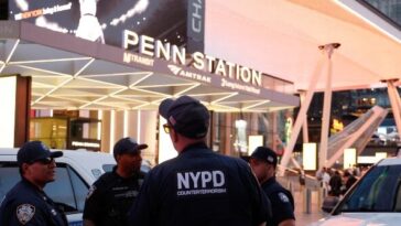 video-—-nyc:-suspected-homeless-man-accused-of-stabbing-five-at-penn-station