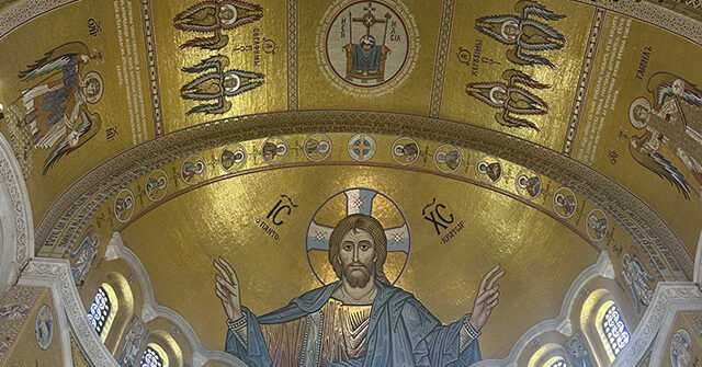 more-than-a-million-people-visit-serbian-church-to-witness-holy-relic-of-virgin-mary
