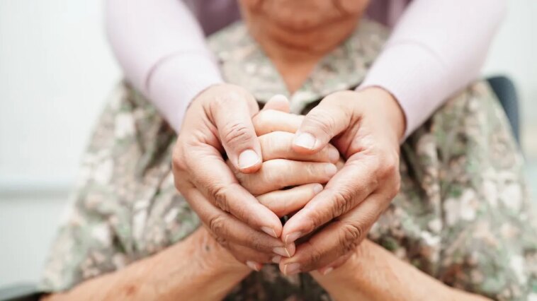 woman-with-advanced-alzheimer’s-regained-speech-and-memories-after-taking-magic-mushrooms