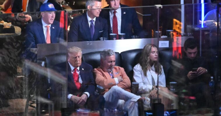 watch:-ny-knicks-fans-desecrate-national-anthem-to-spite-trump
