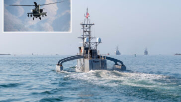 us-navy-uses-cutting-edge-new-drone-boat-to-rescue-apache-pilots-who-crashed-near-strait-of-hormuz