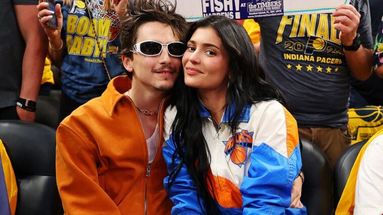 kylie-jenner-inspires-knicks-lingerie,-swift-kelce-msg-wedding-rumors-&-german-discovers-waffle-house
