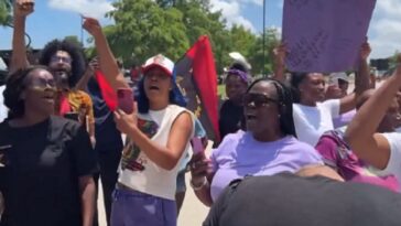 watch:-clashes-flare-outside-courthouse-after-karmelo-anthony-is-found-guilty