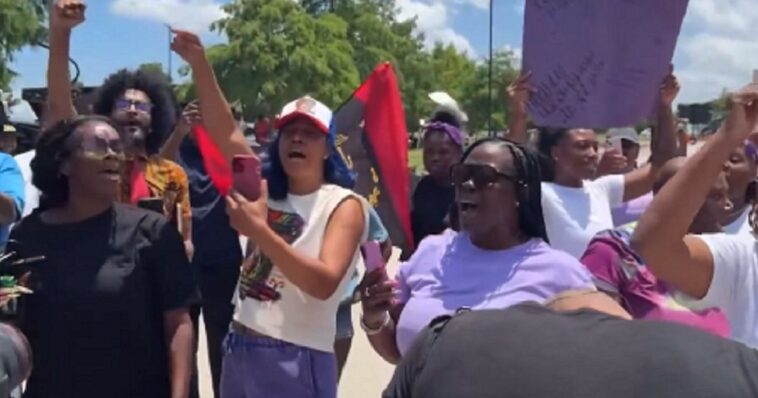 watch:-clashes-flare-outside-courthouse-after-karmelo-anthony-is-found-guilty