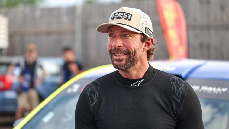 dana-white-brings-legendary-stuntman-travis-pastrana’s-dirt-bike-backflip-to-white-house