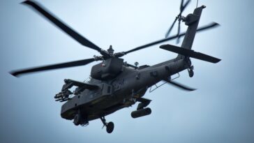 trump-reveals-jaw-dropping-bravery-of-apache-pilots-after-iranian-drone-‘lodged’-in-helicopter:-‘a-miracle’