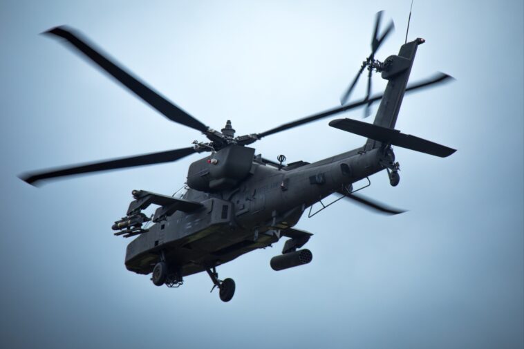 trump-reveals-jaw-dropping-bravery-of-apache-pilots-after-iranian-drone-‘lodged’-in-helicopter:-‘a-miracle’