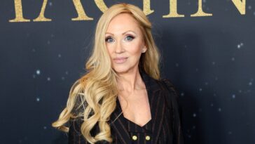 former-disney-star-reveals-her-‘genius-hack’-for-cooling-down-on-delayed-flight