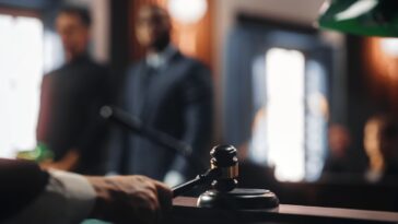 austin-metcalf’s-father-pounds-table-and-unleashes-on-karmelo-anthony-in-courtroom:-‘don’t-look-down’