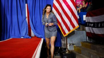 maga-beauty-margo-martin-had-booing-knicks-fans-sweating,-sophie-cunningham-hits-the-gym-&-old-school-mlb!